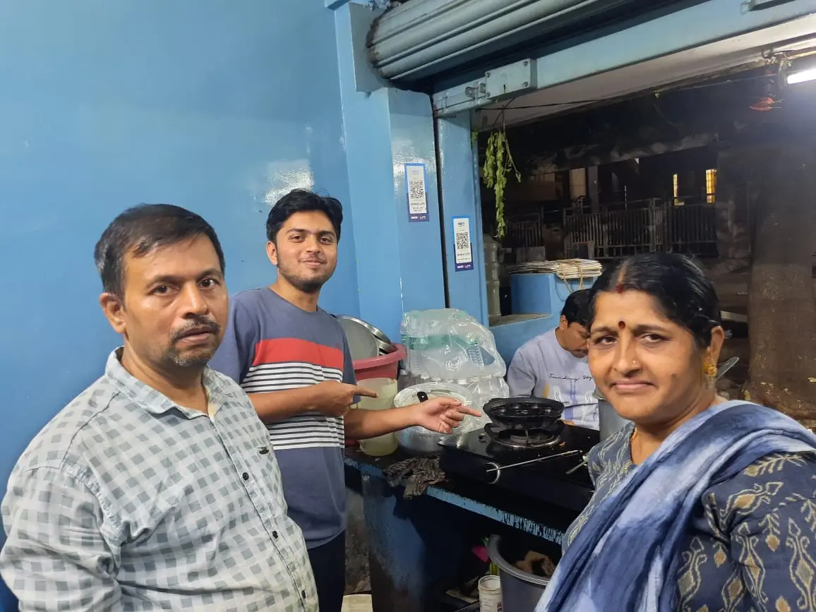 Student negotiating with local vendors